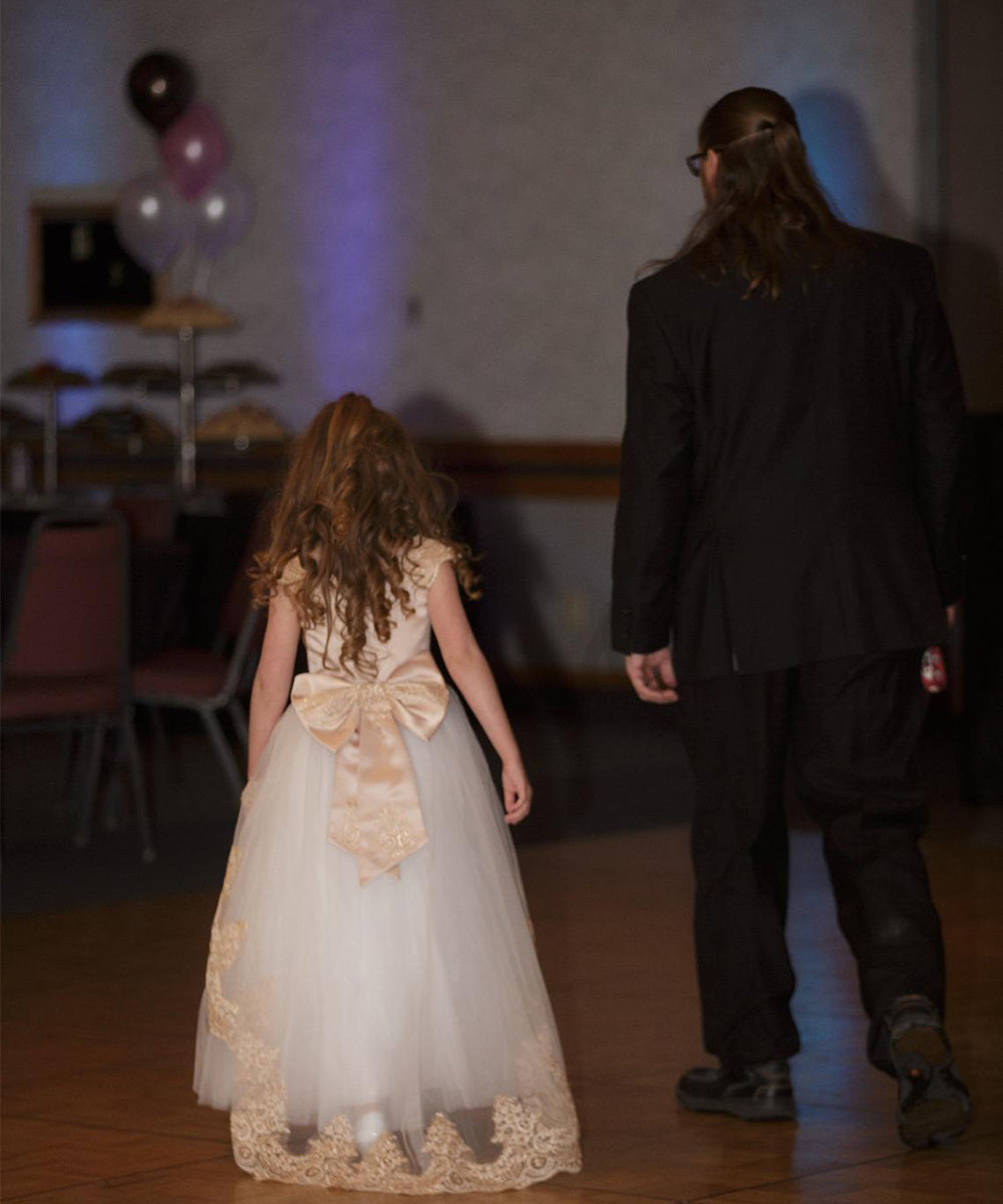 AbaoWedding Lace Tulle Flower Girl Dress Princess Communion Ball Gown With Satin Bow Sash